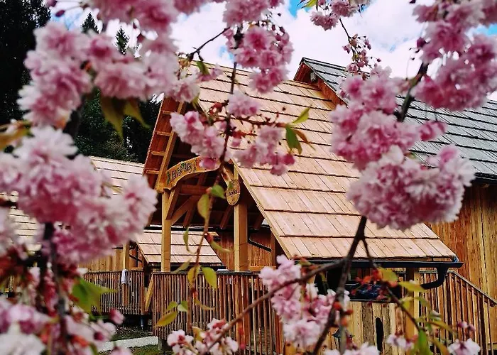 Ribno Luxury Glamping אוהל מפואר *