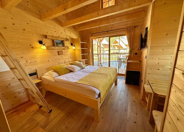 אוהל מפואר Ribno Luxury Glamping